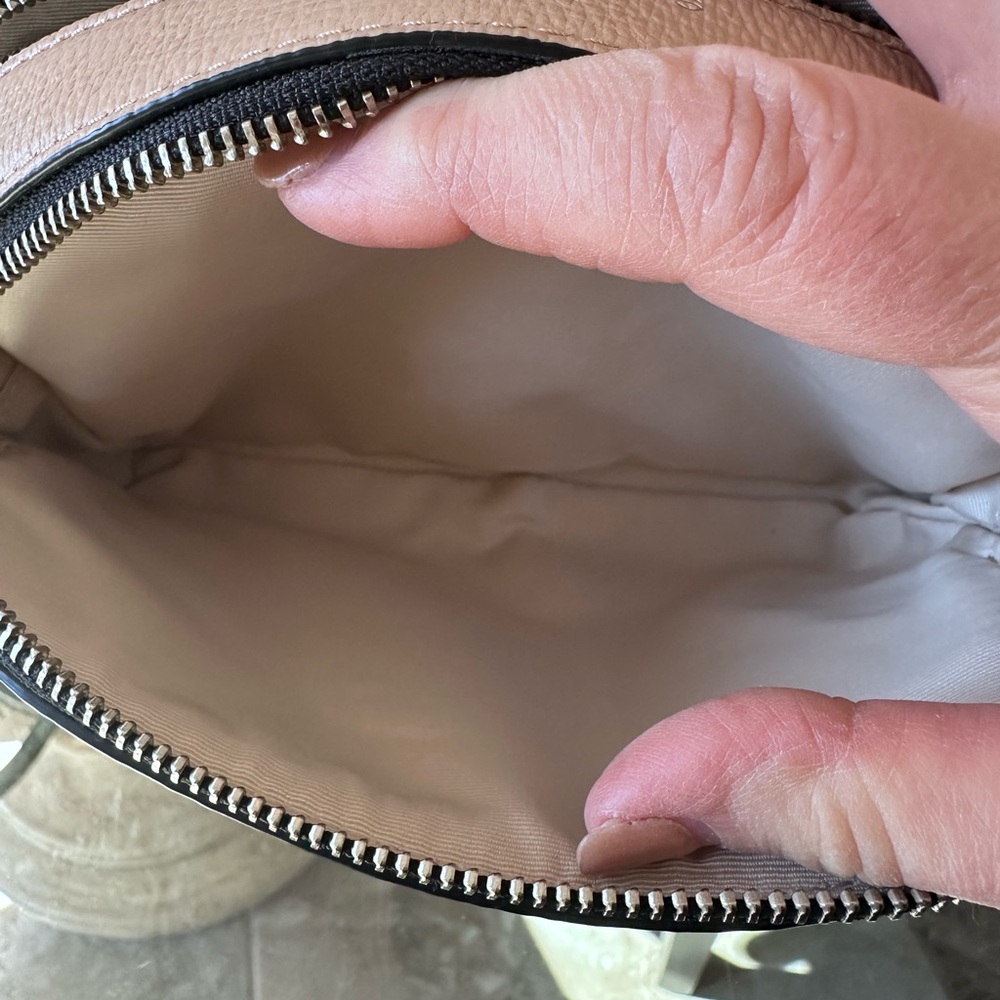 New $325 Marc Jacobs Tan Crossbody Bag with Adjustable Strap - Picture 12 of 16